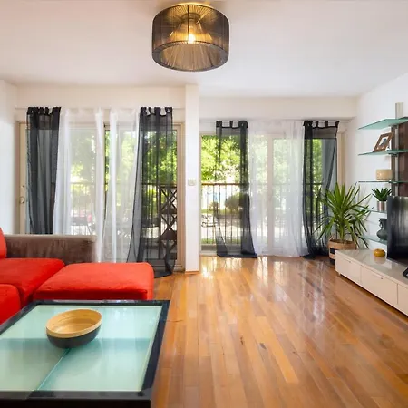 Luxe Stylish Duplex In Centre Apartment Split